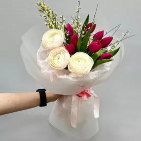 Букет &laquo;Подарок весны&raquo; от интернет-магазина «Цветочные истории»