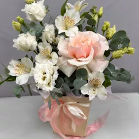 Воздушный  от интернет-магазина «Цветочные истории»