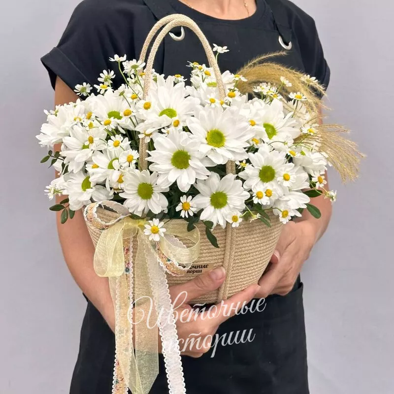 Корзинка с ромашками