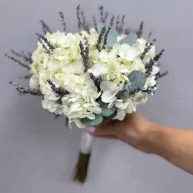 Букет &laquo;Свет любви&raquo; от интернет-магазина «Цветочные истории»