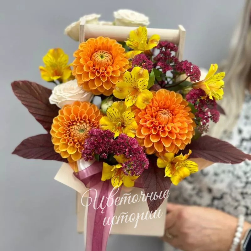 Композиция в коробке &laquo;Ящичек счастья&raquo;