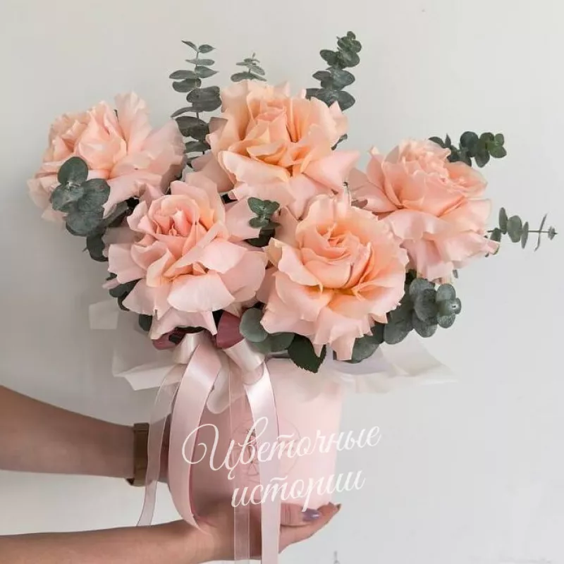 Композиция в коробке &laquo;Нежные объятия&raquo;