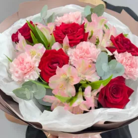 Цветочный поцелуй от интернет-магазина «Цветочные истории»