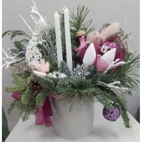 Новогодняя праздничная композиция  от интернет-магазина «Цветочные истории»