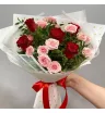 Букет роз &laquo;Букет из кустовых и красных роз&raquo; 1