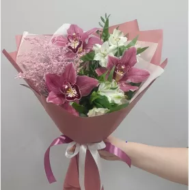 Букет &laquo;Букет с цимбидиумом&raquo; от интернет-магазина «Цветочные истории»