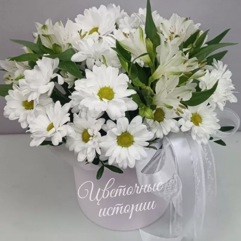 Композиция в коробке &laquo;Композиция с Альстромерией и хризантемой&raquo;
