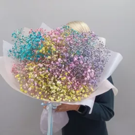 Букет с гипсофилой от интернет-магазина «Цветочные истории»