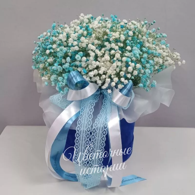 Композиция &laquo;Коробка с гипсофилой цветной&raquo; 1