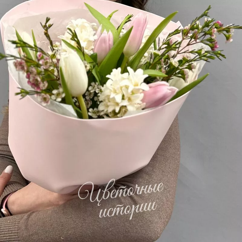 Весенний букет с гиацинтами и тюльпанами. 4