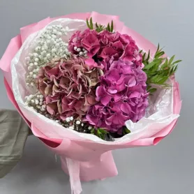 Розовый сад от интернет-магазина «Цветочные истории»