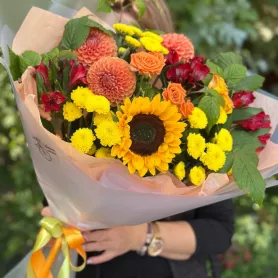 Осеннее солнце от интернет-магазина «Цветочные истории»