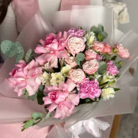 Фейерверк чувств от интернет-магазина «Цветочные истории»