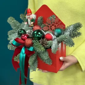 Новогодняя пора от интернет-магазина «Цветочные истории»