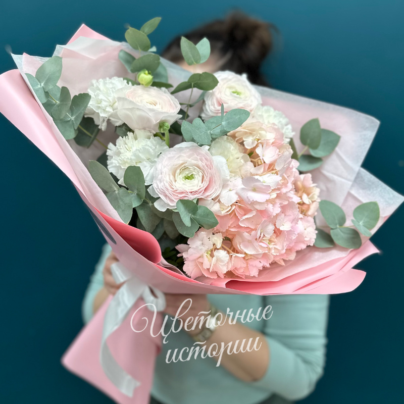 Букет с ранункулюсами &laquo;Весне навстречу&raquo;