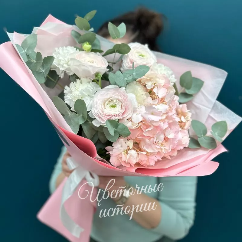 Букет с ранункулюсами &laquo;Весне навстречу&raquo;