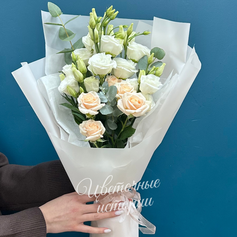 Букет из эустомы и кустовой розы &laquo;Любимые цветы&raquo;