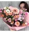 Букет из герберы,лизиантуса и маттиолы &laquo;С весной,любимая&raquo; 3
