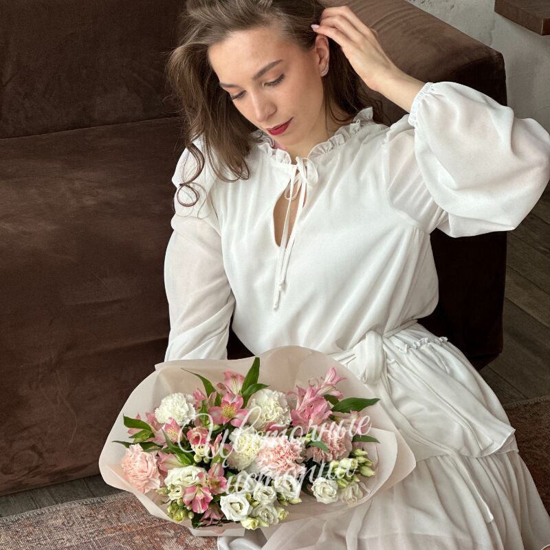 Букет из альстромерии,эустомы и диантусов &laquo; Для любимой&raquo; 1