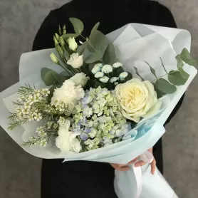 Букет &laquo;Небесный&raquo; от интернет-магазина «Цветочные истории»