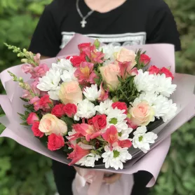 Праздничный от интернет-магазина «Цветочные истории»