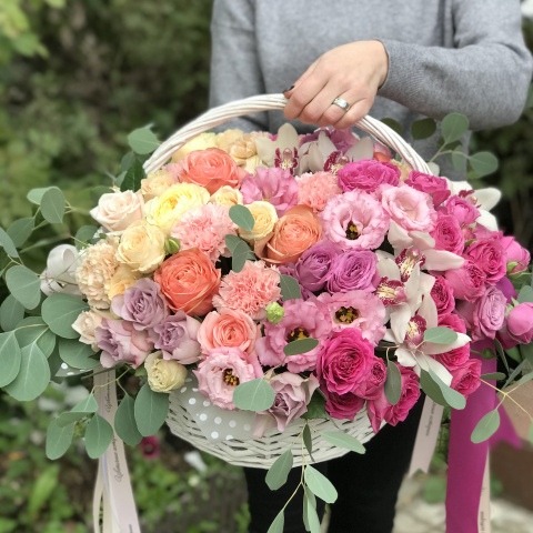 Цветы на 8 марта - купить недорого с доставкой в Ярославле - «Цветочные  истории»