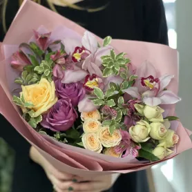 Букет &laquo;Любовные нотки&raquo; от интернет-магазина «Цветочные истории»