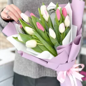 Букет &laquo;Весенний аромат&raquo; от интернет-магазина «Цветочные истории»