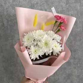 Букет &laquo;Букет-комплимент&raquo; от интернет-магазина «Цветочные истории»