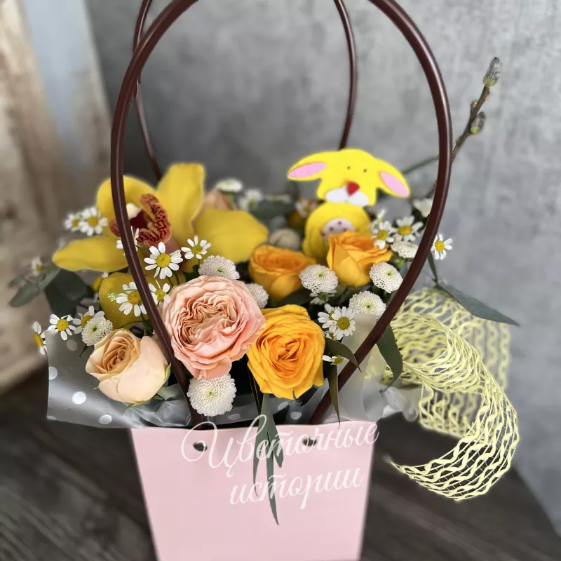 Зайчик в саду