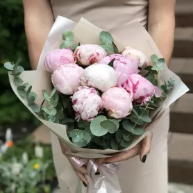 Букет из пионов &laquo;Сливочное мороженое&raquo; от интернет-магазина «Цветочные истории»