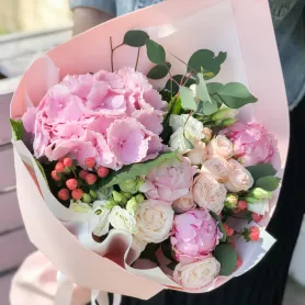 Букет из пионов &laquo;Ягодный десерт&raquo; от интернет-магазина «Цветочные истории»