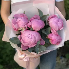 Букет из пионов &laquo;Ягодное мороженое&raquo; от интернет-магазина «Цветочные истории»