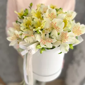 Композиция &laquo;Нежность лета&raquo; от интернет-магазина «Цветочные истории»