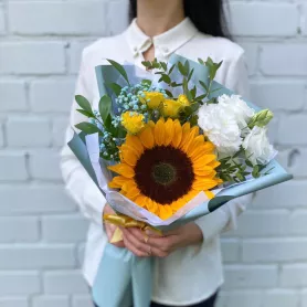 Букет &laquo;Снова в школу&raquo; от интернет-магазина «Цветочные истории»