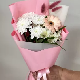 Сборный букет &laquo;Школьный звонок&raquo; от интернет-магазина «Цветочные истории»