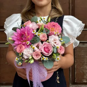 Композиция в коробке &laquo;Самой классной &raquo; от интернет-магазина «Цветочные истории»