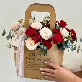 Композиция &laquo;Шкатулка чувств&raquo; от интернет-магазина «Цветочные истории»