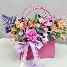 Композиция &laquo;Первая влюбленность&raquo; от интернет-магазина «Цветочные истории»