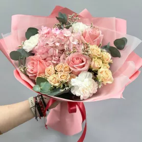 Сборный букет &laquo;Розовая нежность&raquo; от интернет-магазина «Цветочные истории»